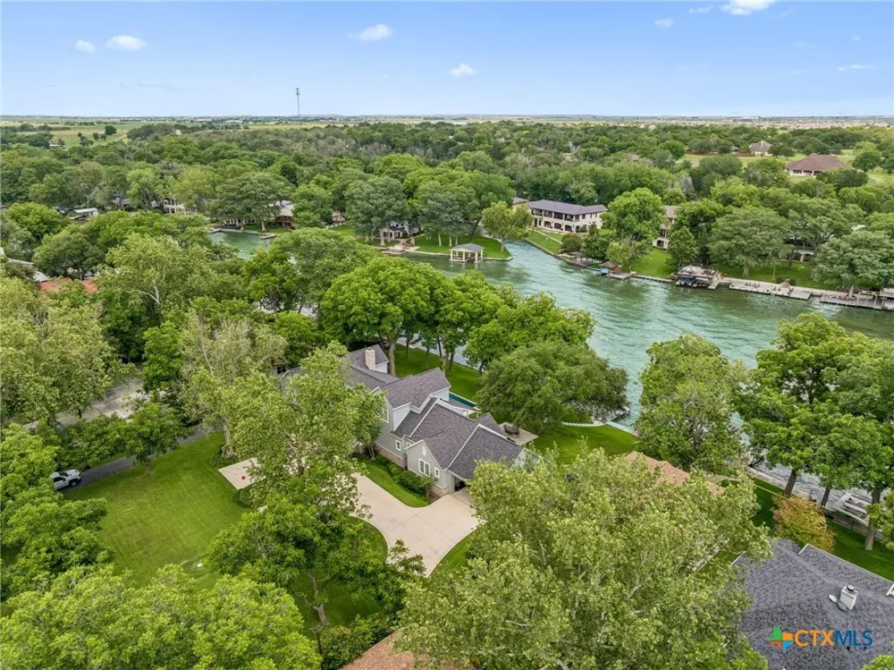2319 Terminal Loop Road McQueeney, TX 78123