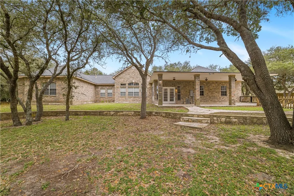 233 Post Oak Bend Inez, TX 77968