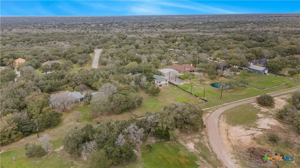 233 Post Oak Bend Inez, TX 77968