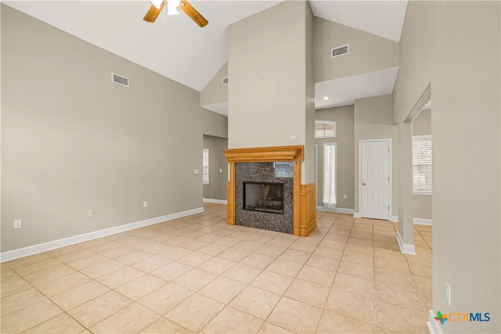 233 Post Oak Bend Inez, TX 77968