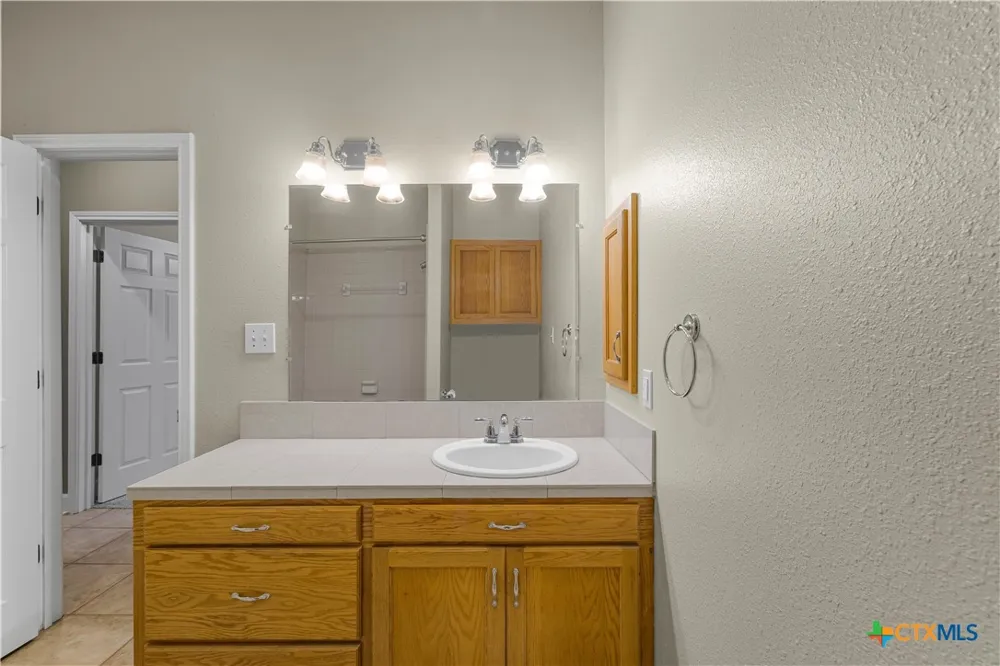 233 Post Oak Bend Inez, TX 77968