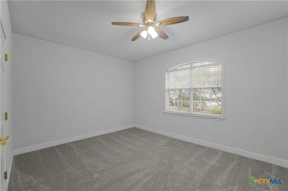 233 Post Oak Bend Inez, TX 77968