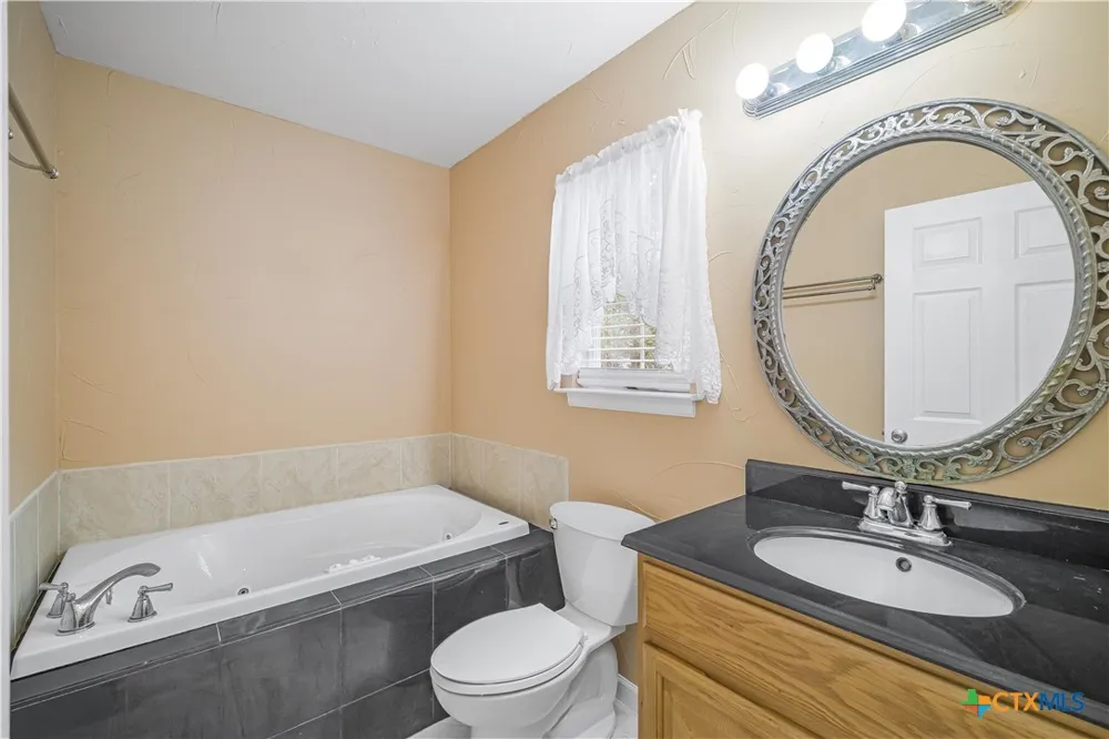 233 Post Oak Bend Inez, TX 77968