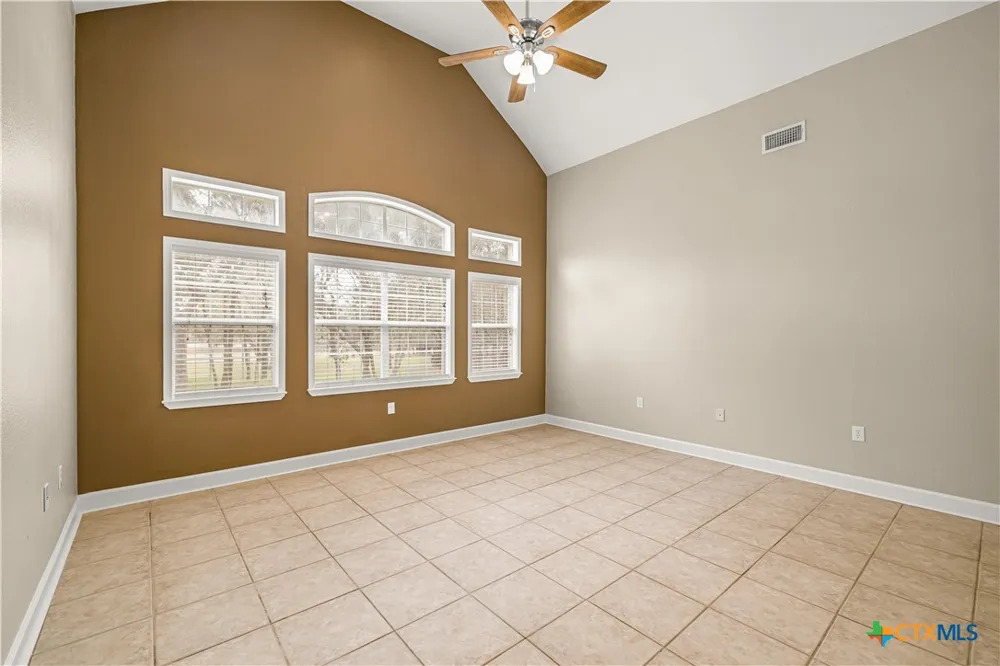 233 Post Oak Bend Inez, TX 77968