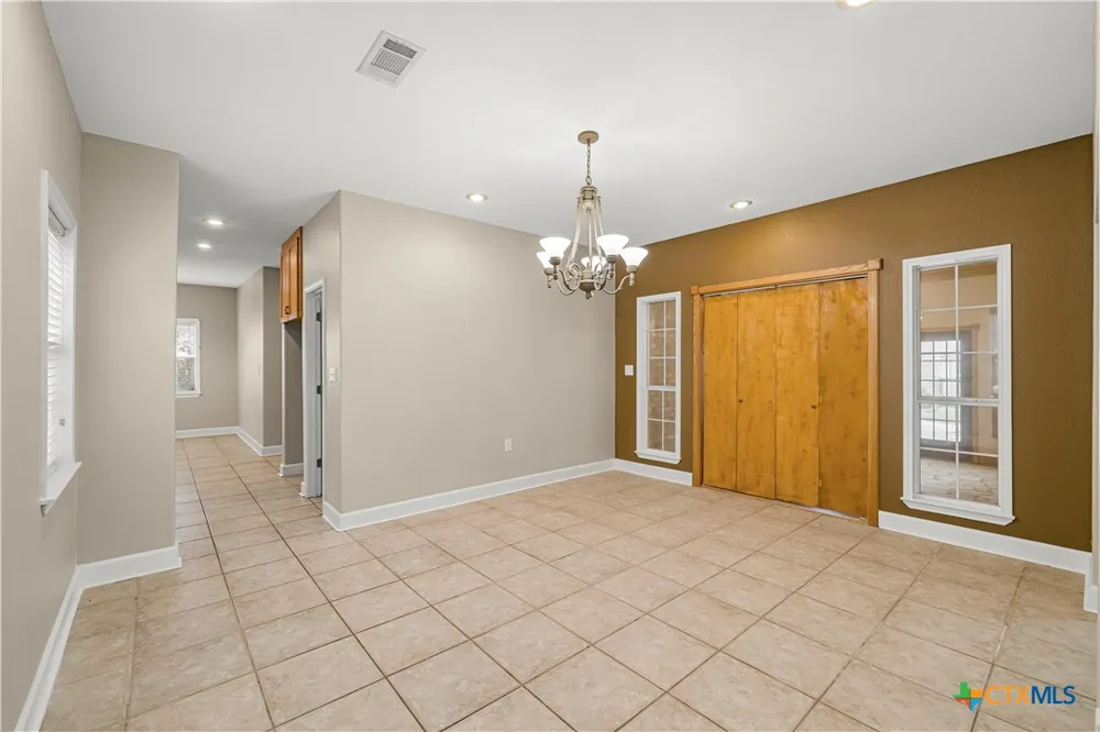 233 Post Oak Bend Inez, TX 77968