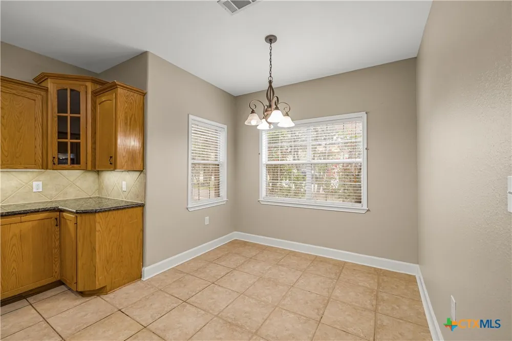 233 Post Oak Bend Inez, TX 77968