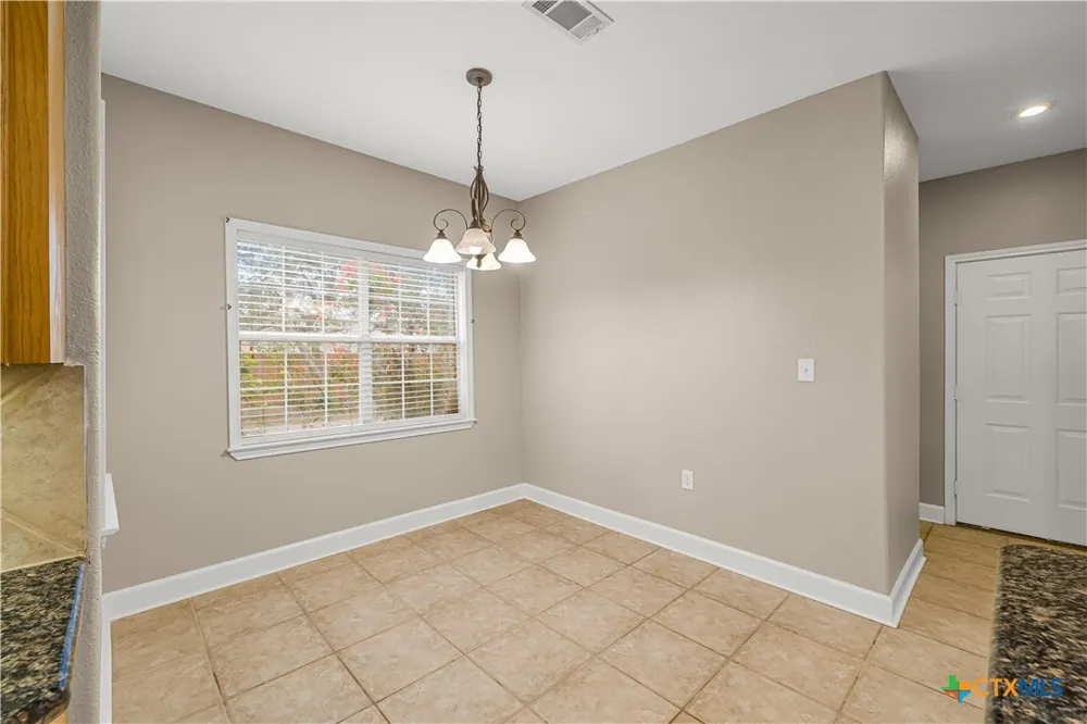 233 Post Oak Bend Inez, TX 77968