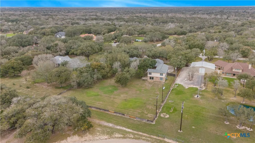 233 Post Oak Bend Inez, TX 77968