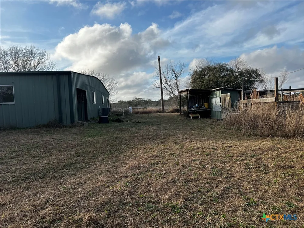 607 Quail Meadow Road Seadrift, TX 77983
