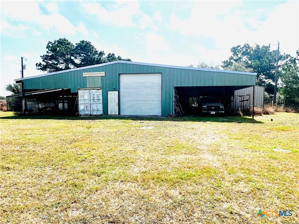 607 Quail Meadow Road Seadrift, TX 77983