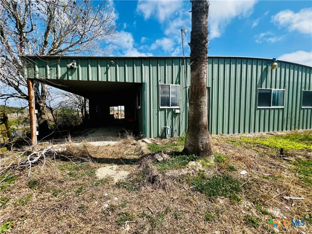 607 Quail Meadow Road Seadrift, TX 77983