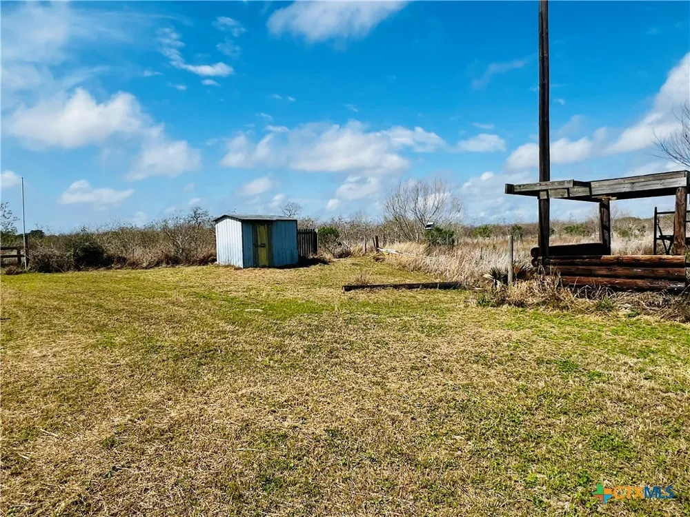 607 Quail Meadow Road Seadrift, TX 77983