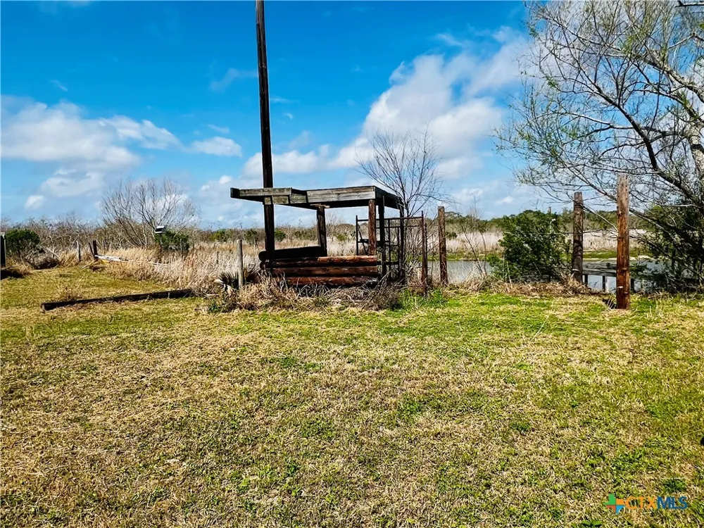 607 Quail Meadow Road Seadrift, TX 77983