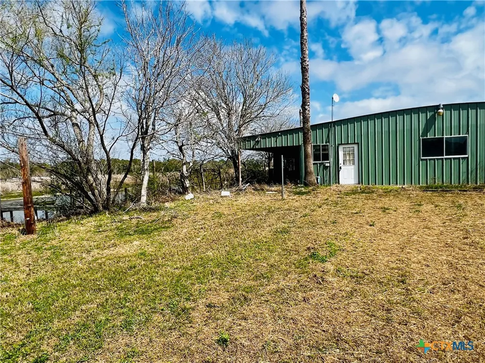 607 Quail Meadow Road Seadrift, TX 77983