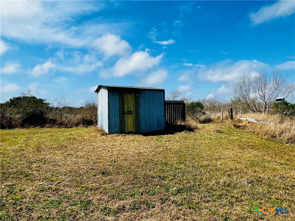 607 Quail Meadow Road Seadrift, TX 77983