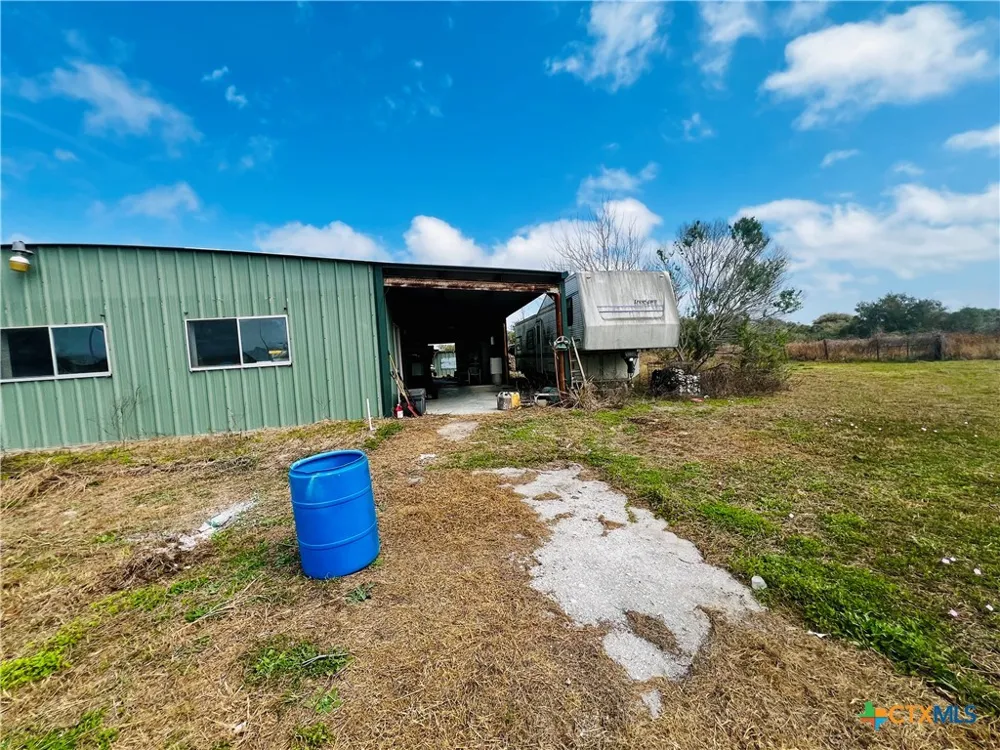 607 Quail Meadow Road Seadrift, TX 77983