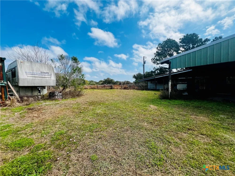 607 Quail Meadow Road Seadrift, TX 77983