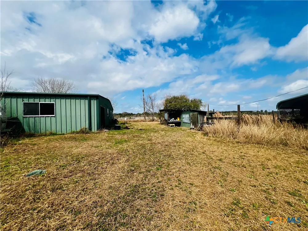 607 Quail Meadow Road Seadrift, TX 77983