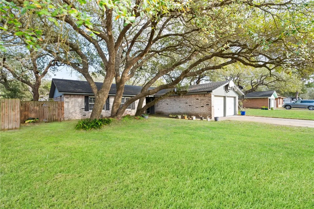 2130 Eastwind Street Ingleside, TX 78362