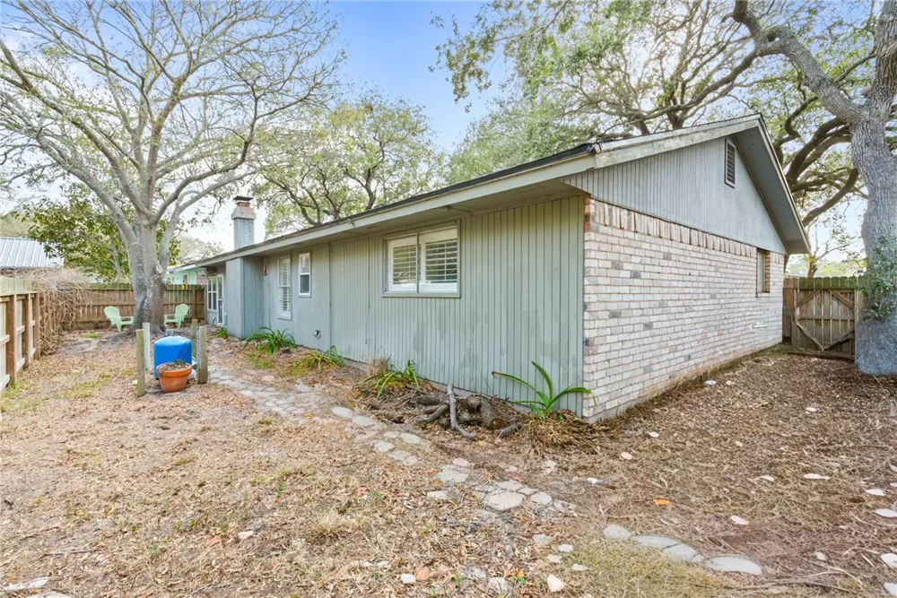 2130 Eastwind Street Ingleside, TX 78362