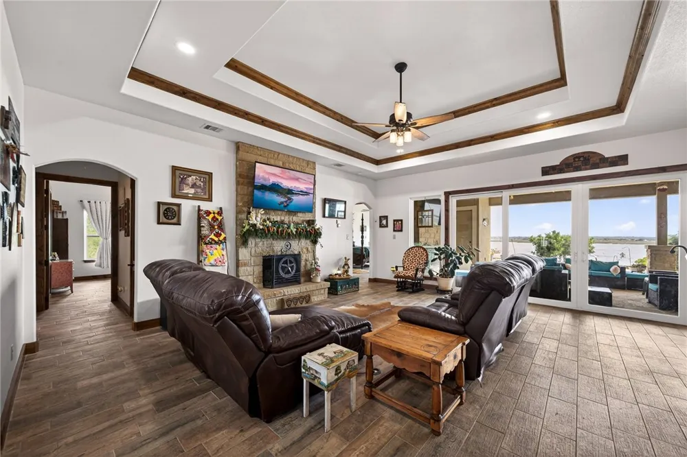561 Carmel Drive Sandia, TX 78383