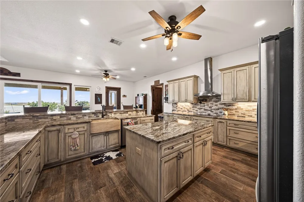 561 Carmel Drive Sandia, TX 78383