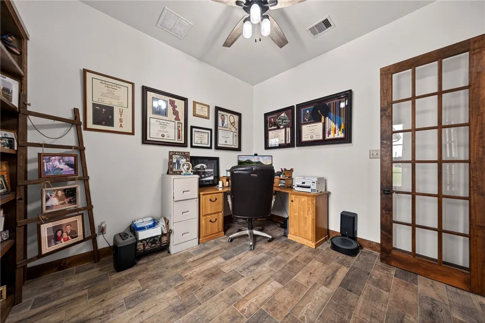 561 Carmel Drive Sandia, TX 78383
