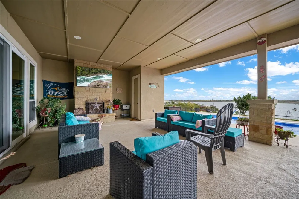 561 Carmel Drive Sandia, TX 78383
