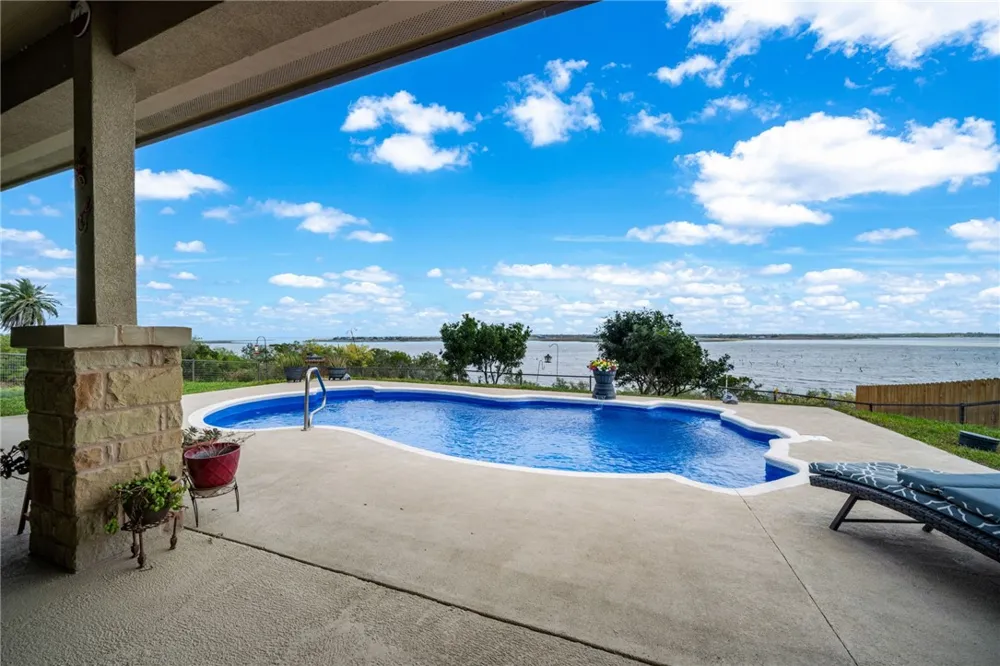 561 Carmel Drive Sandia, TX 78383