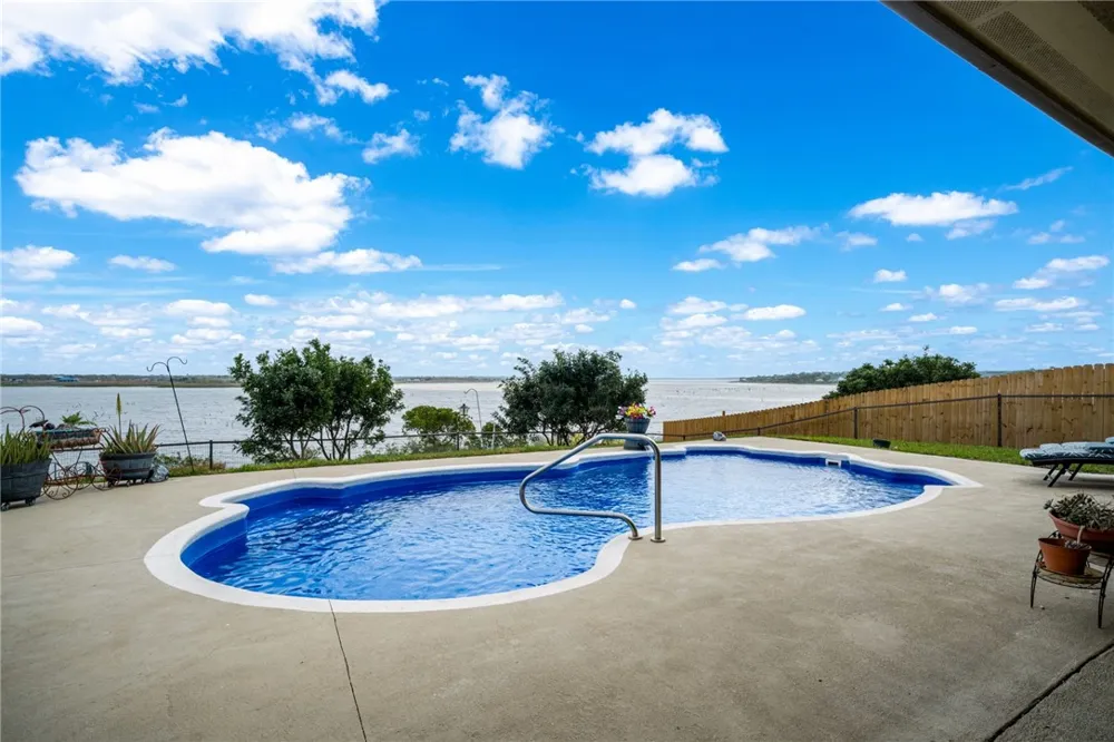 561 Carmel Drive Sandia, TX 78383