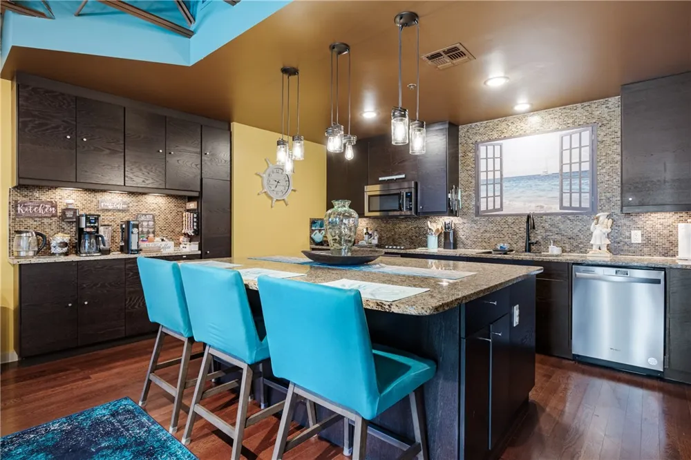 901 Upper Broadway Street #201 Corpus Christi, TX 78401