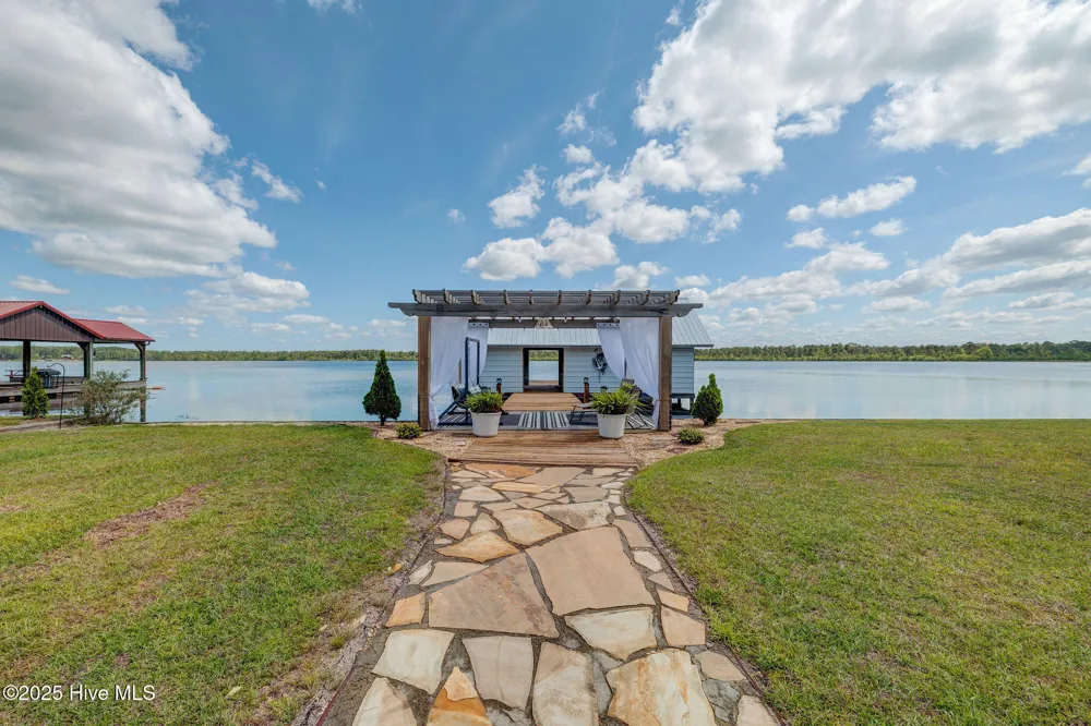 753 S Horsepen Drive Harrells, NC 28444