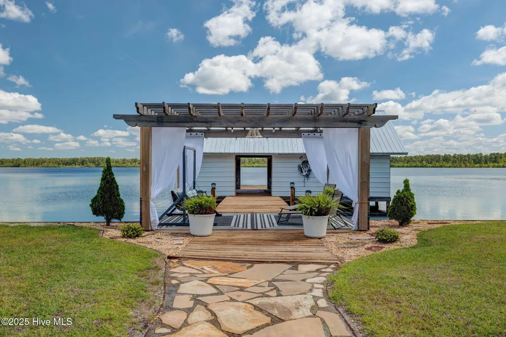 753 S Horsepen Drive Harrells, NC 28444