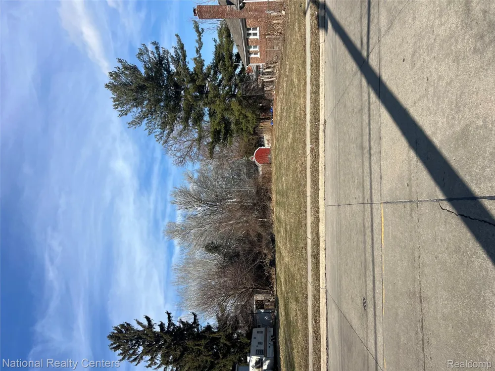 15003 Toepfer Drive Eastpointe City, MI 48021