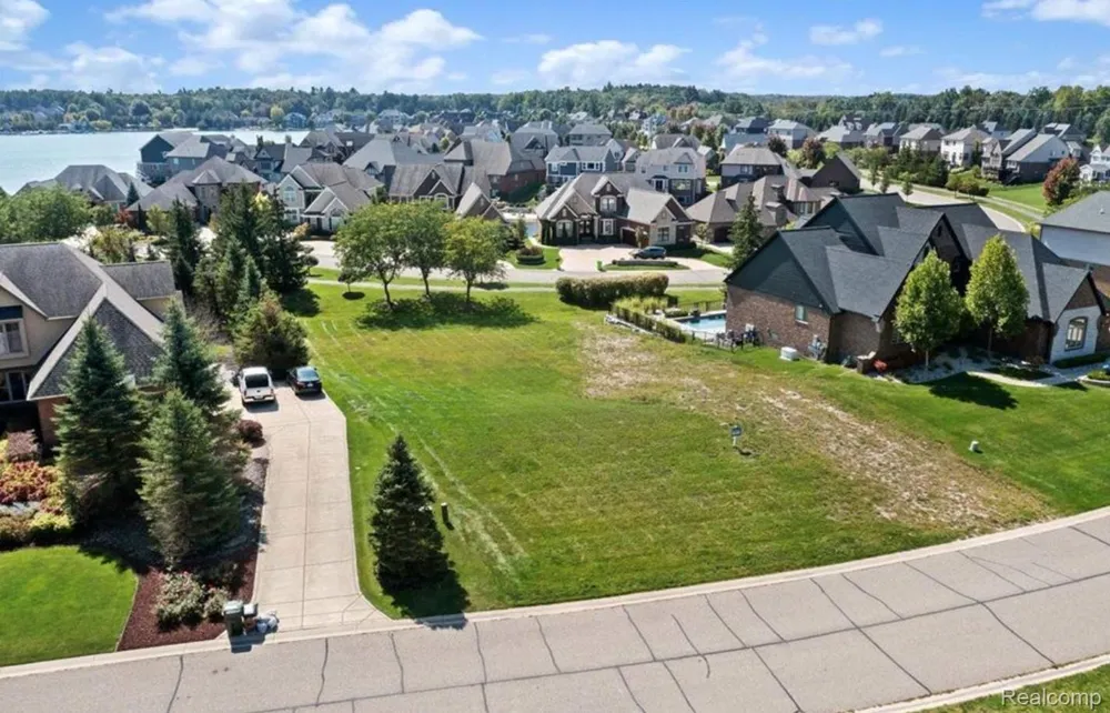 10539 Stoney Point Drive Green Oak Township, MI 48178