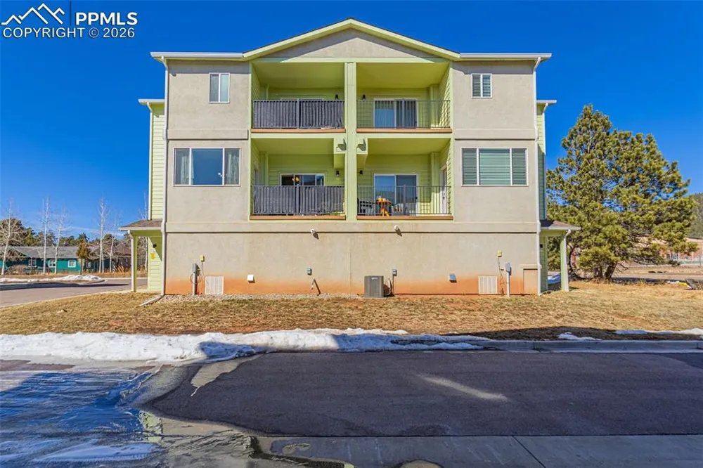 560 E Grace Avenue Woodland Park, CO 80863