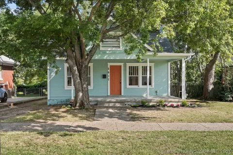 2617 E 10th Street