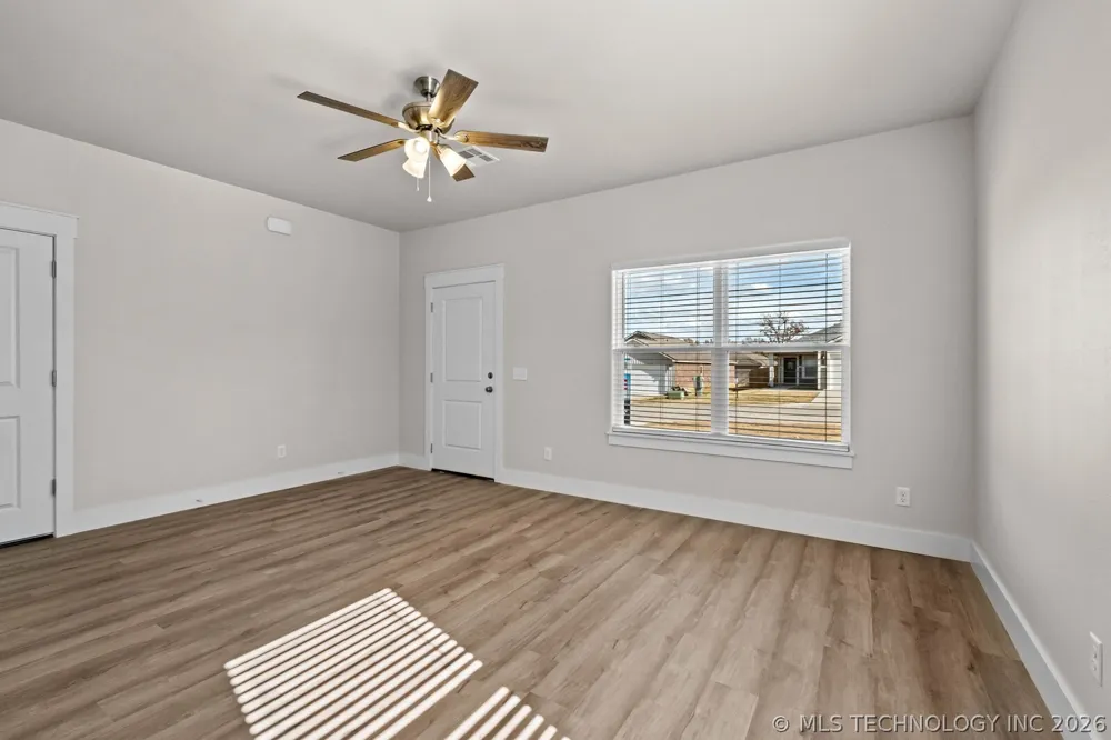 880 Snyder Springs Loop Watts, OK 74964
