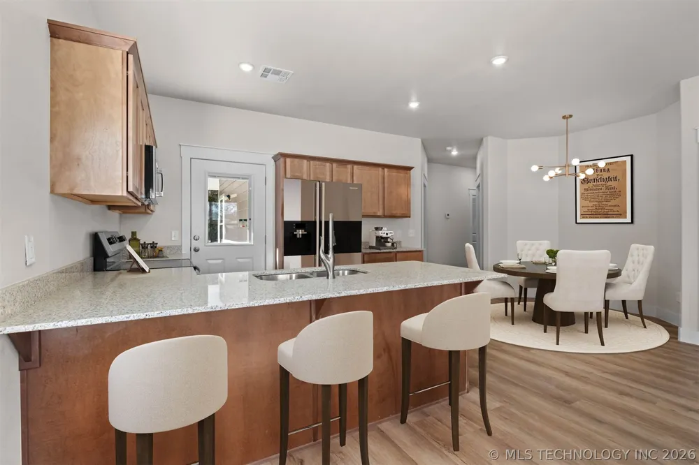 880 Snyder Springs Loop Watts, OK 74964