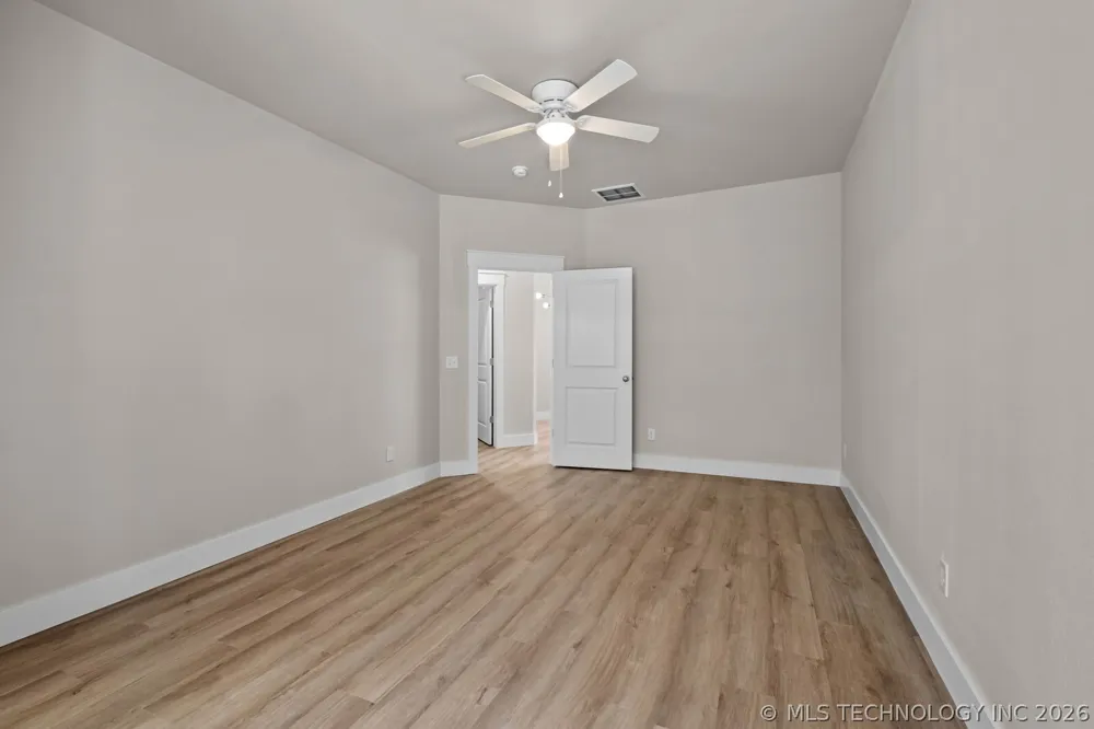 880 Snyder Springs Loop Watts, OK 74964