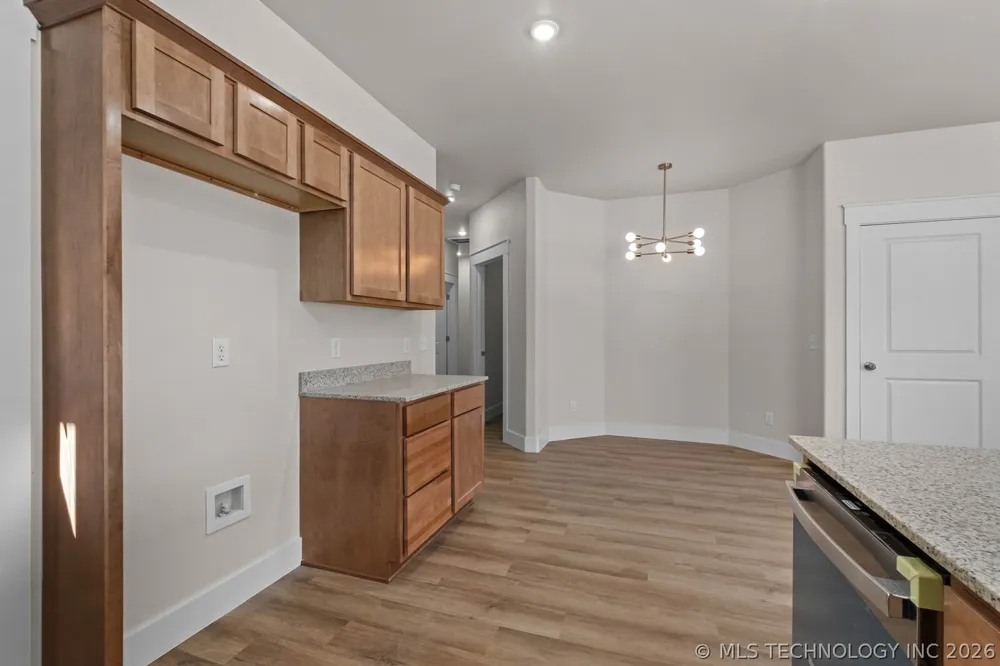 880 Snyder Springs Loop Watts, OK 74964