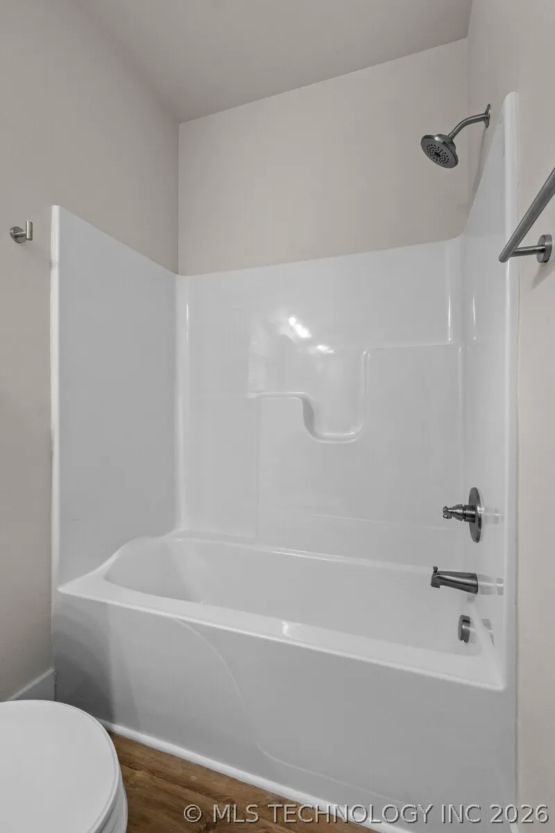880 Snyder Springs Loop Watts, OK 74964