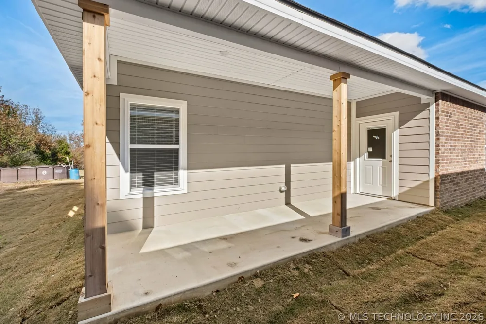 880 Snyder Springs Loop Watts, OK 74964