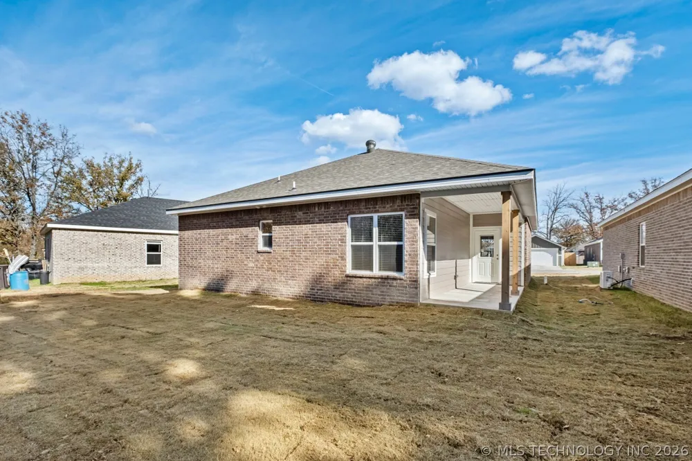 880 Snyder Springs Loop Watts, OK 74964