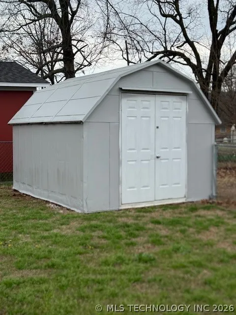 308 E South McAlester, OK 74501