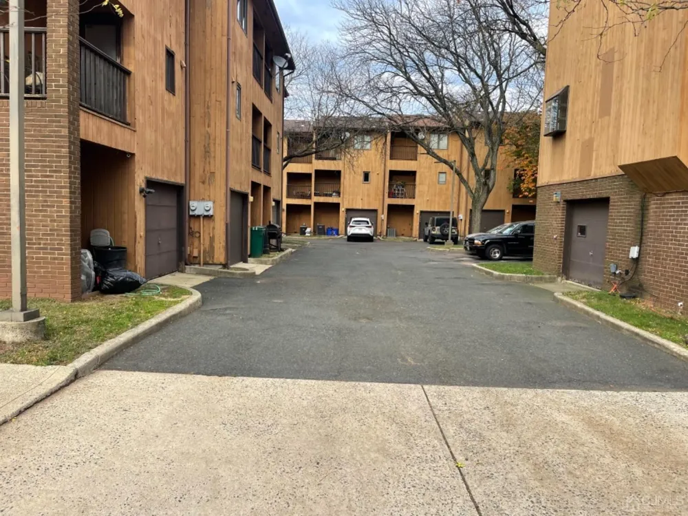 81 Redmond Street New Brunswick, NJ 08901