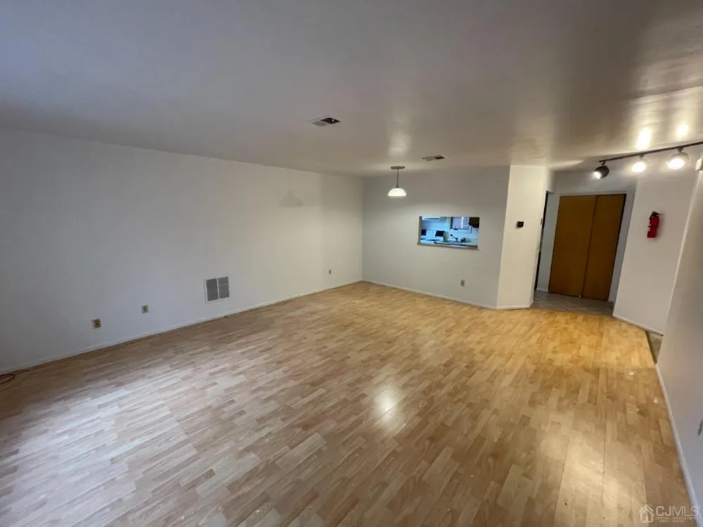 81 Redmond Street New Brunswick, NJ 08901