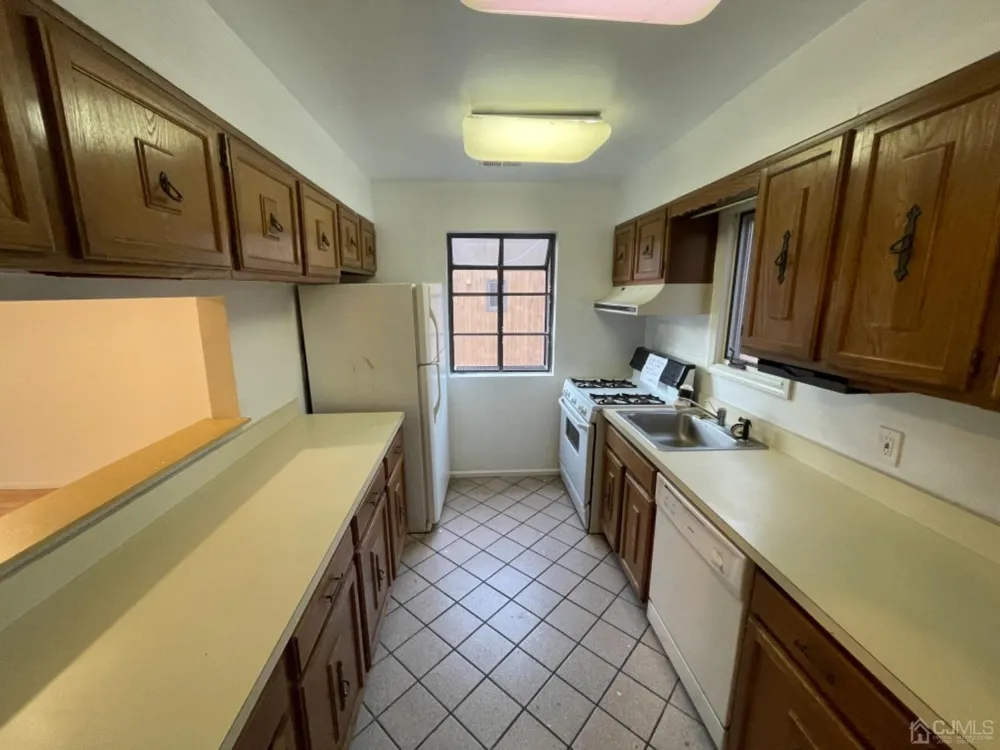 81 Redmond Street New Brunswick, NJ 08901