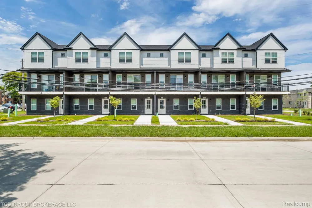 317 E. Irving Madison Heights City, MI 48084