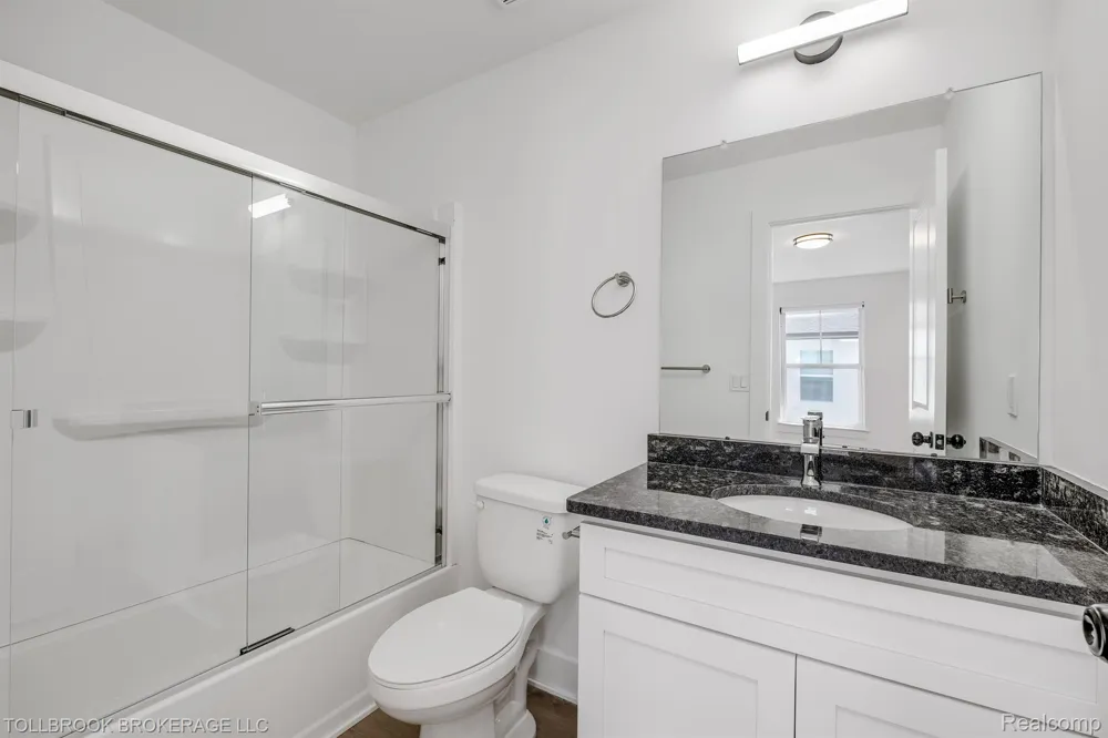 317 E. Irving Madison Heights City, MI 48084